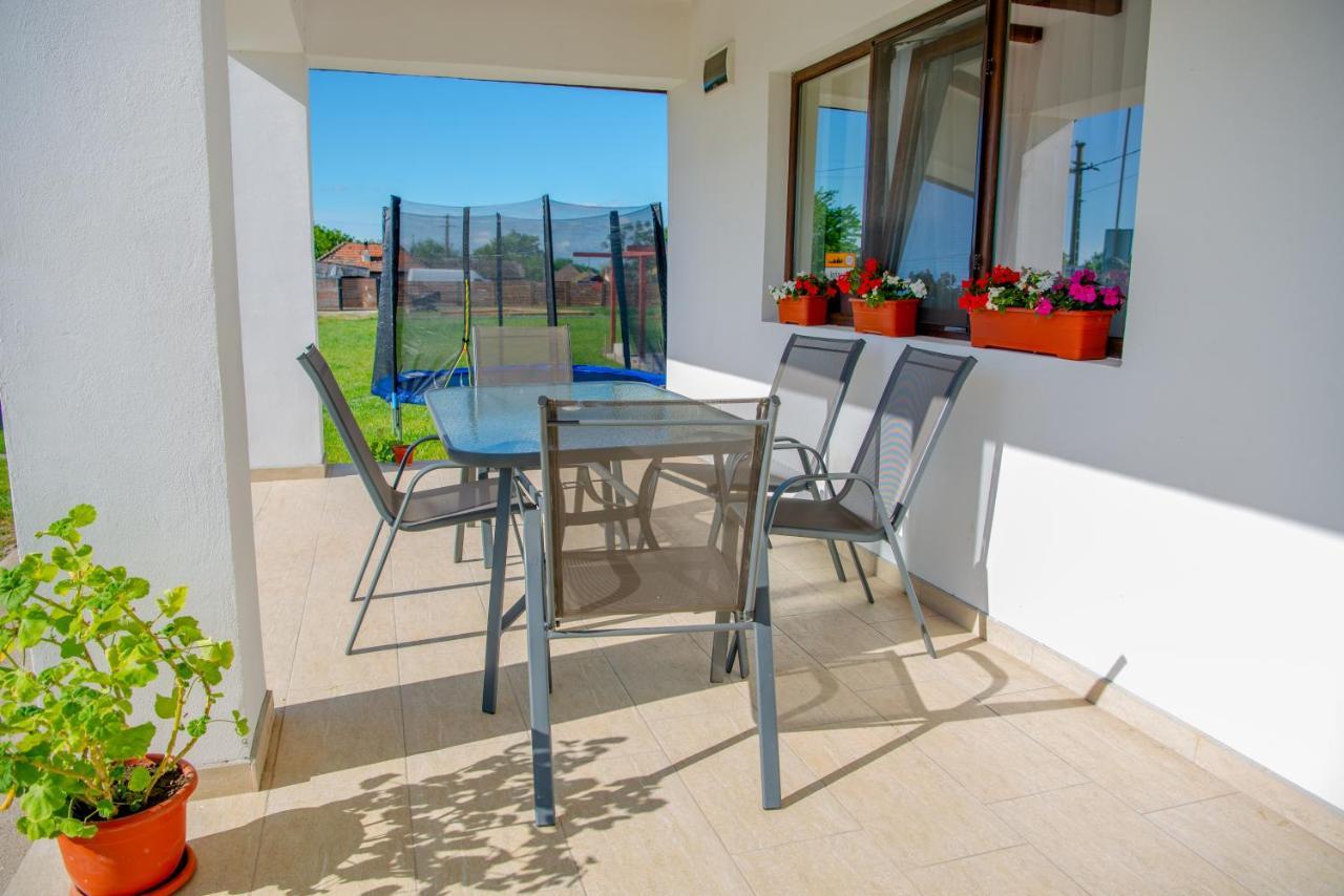 Family House Pristol Apartment Luaran gambar